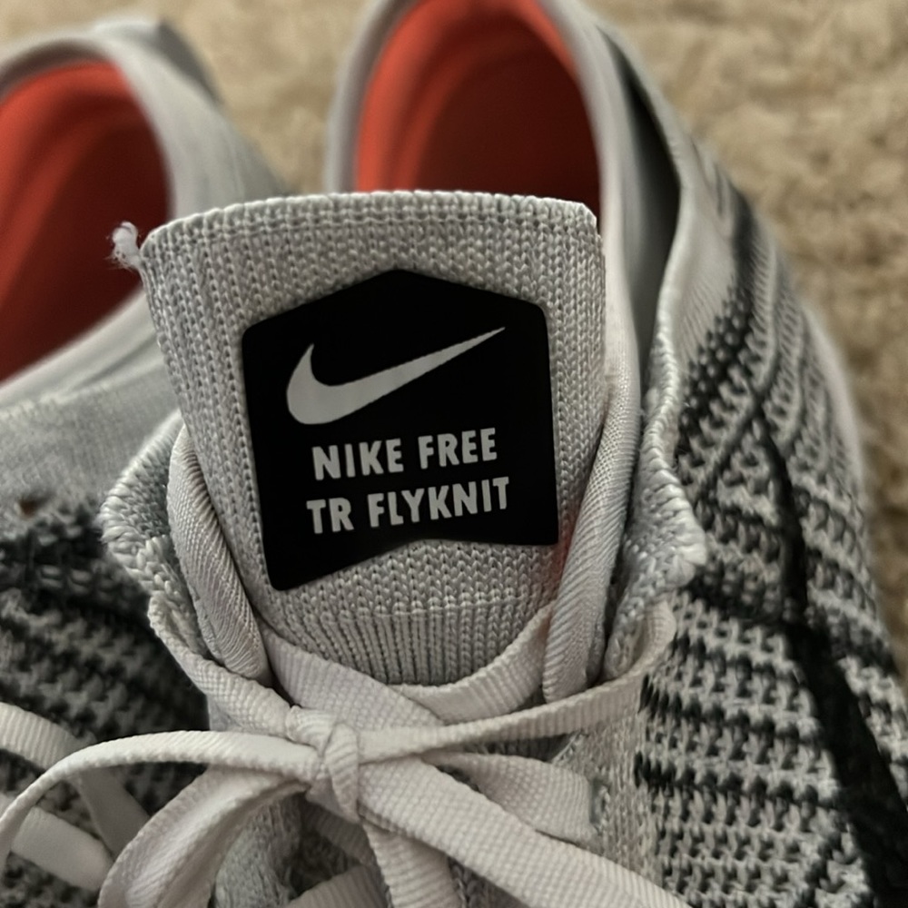 Nike free TR Flyknit size 7.5 - Picture 2 of 9
